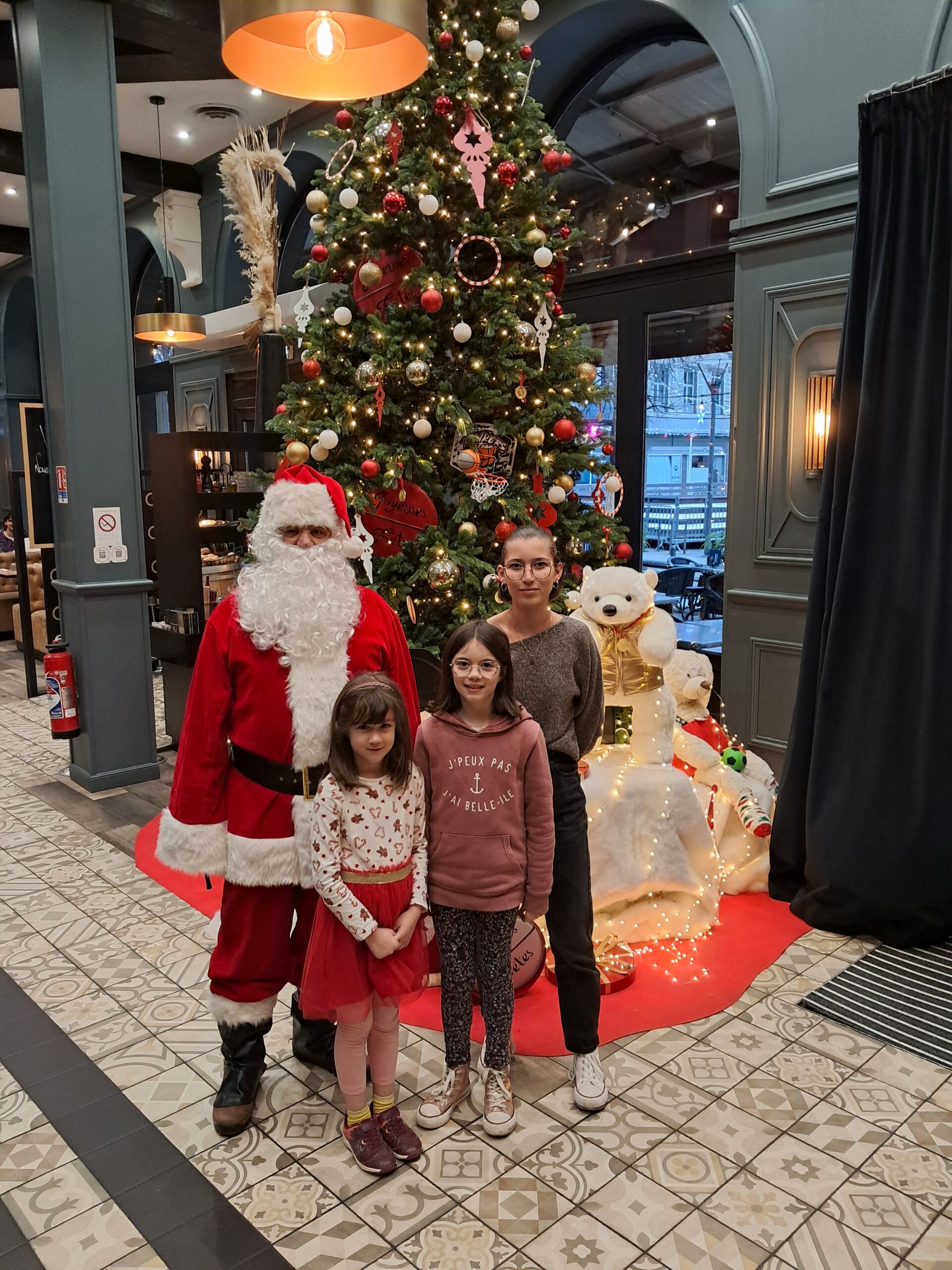 Le Père Noël à la Brasserie Madeleine