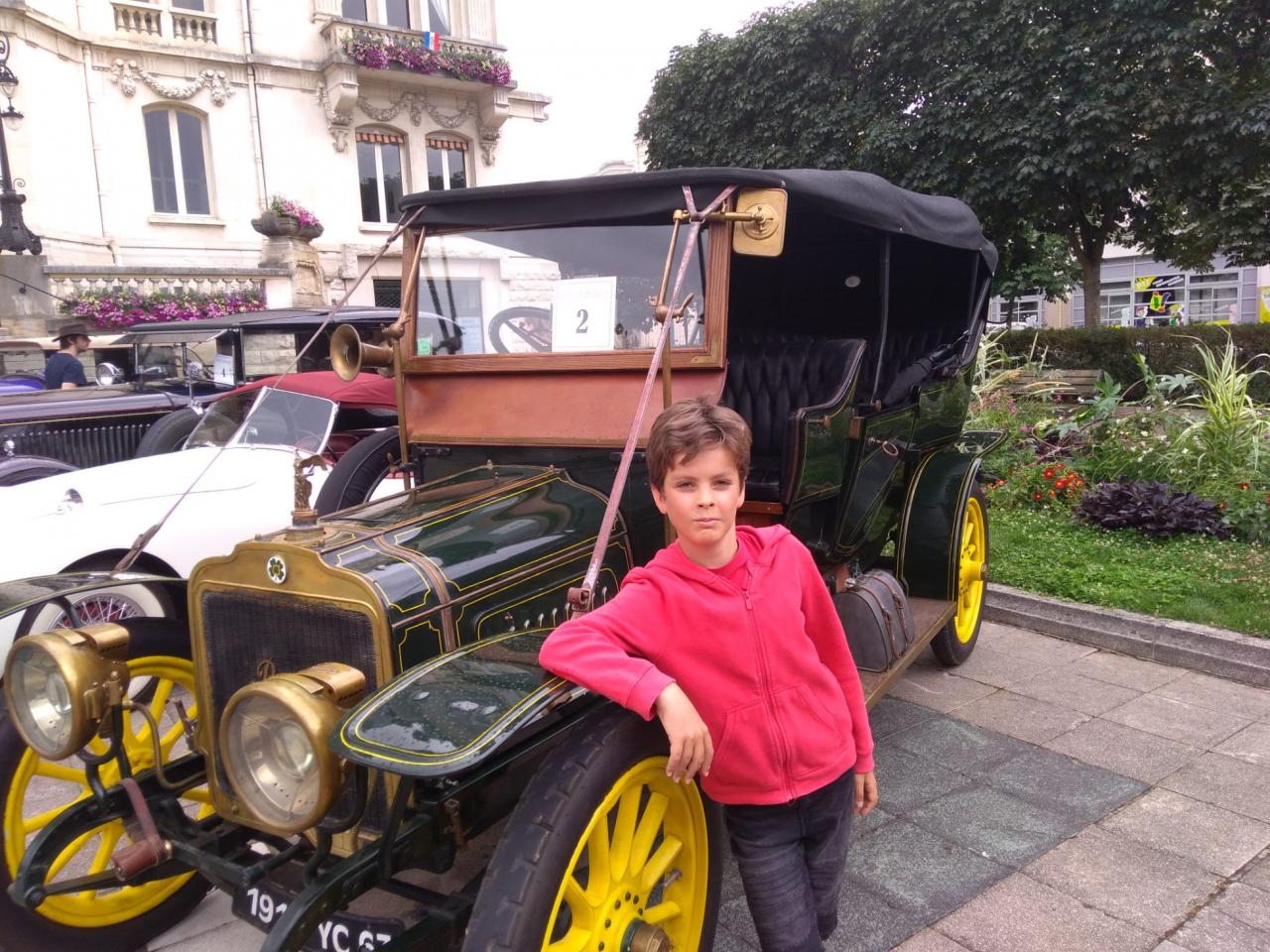 Une promenade en voitures anciennes