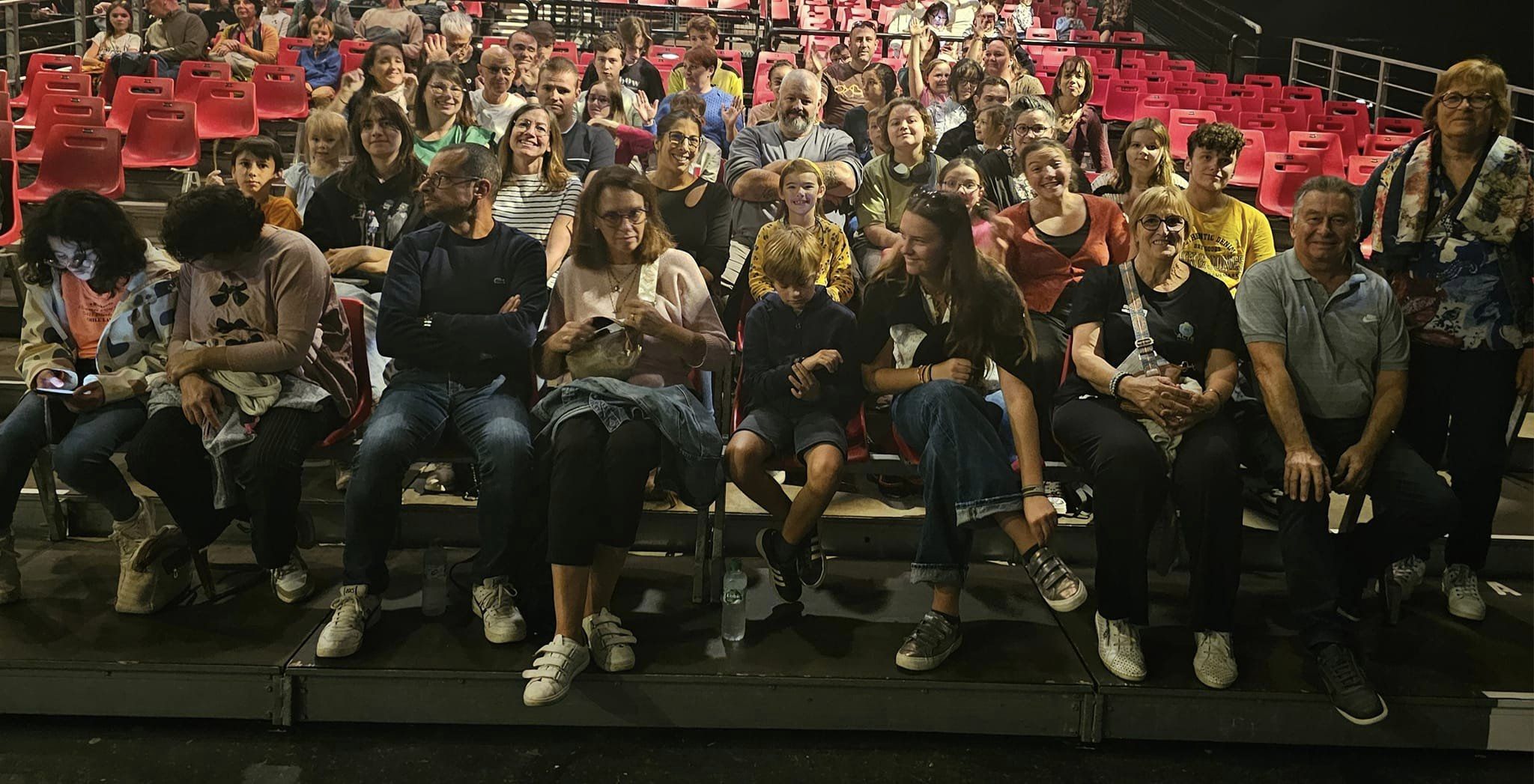 Les enfants et leurs familles au spectacle