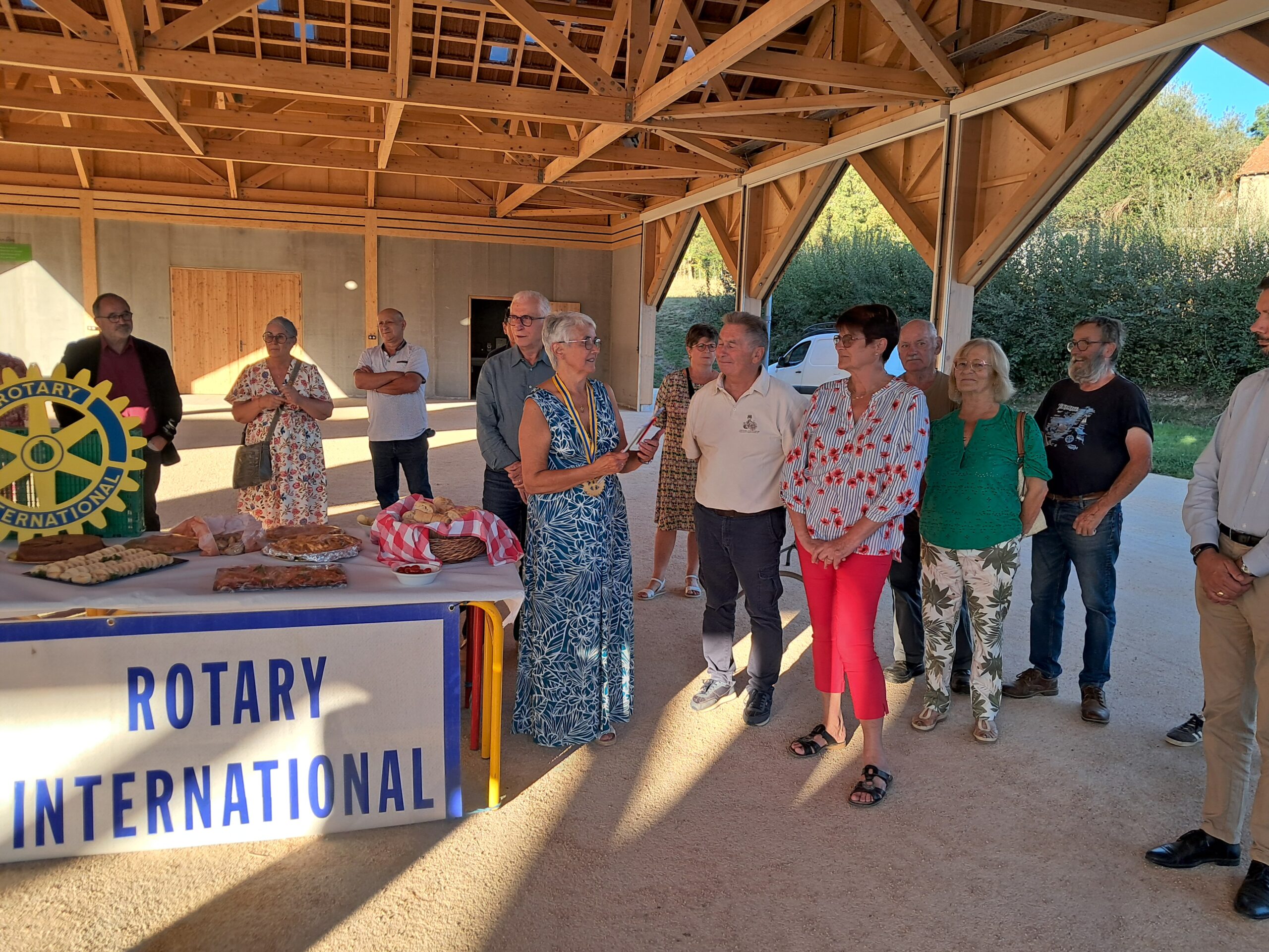 Le Rotary de St Georges de Mons finance du matériel médical